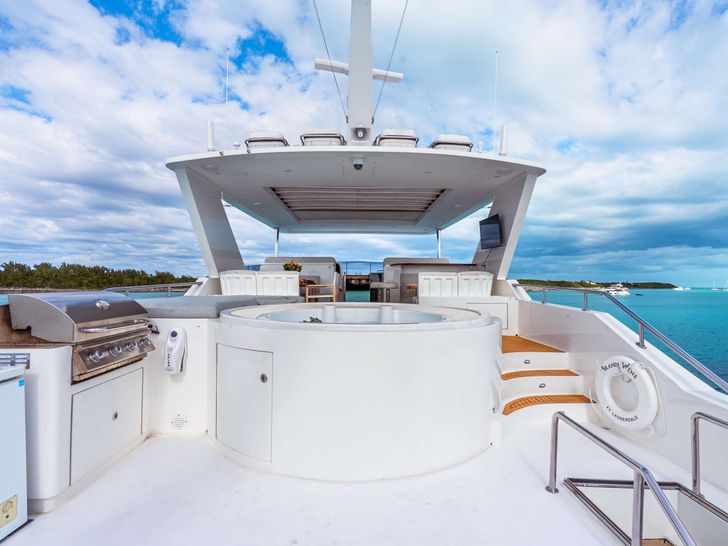 BRANDI WINE Hargrave 114 - flybridge BRANDI WINE Hargrave 114 - flybridge