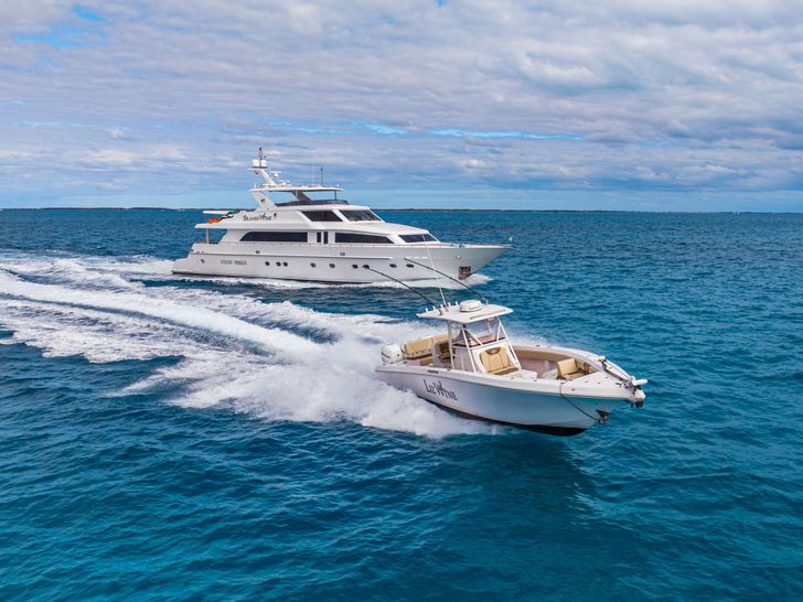 BRANDI WINE Hargrave 114 - cruising with the tender BRANDI WINE Hargrave 114 - cruising with the tender