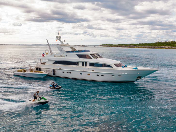 BRANDI WINE Hargrave 114 - with the jet skis BRANDI WINE Hargrave 114 - with the jet skis