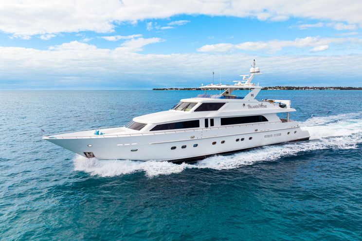 Charter Yacht BRANDI WINE - Hargrave 114 - 4 Cabins - Nassau - Exumas - Staniel Cay - Bahamas