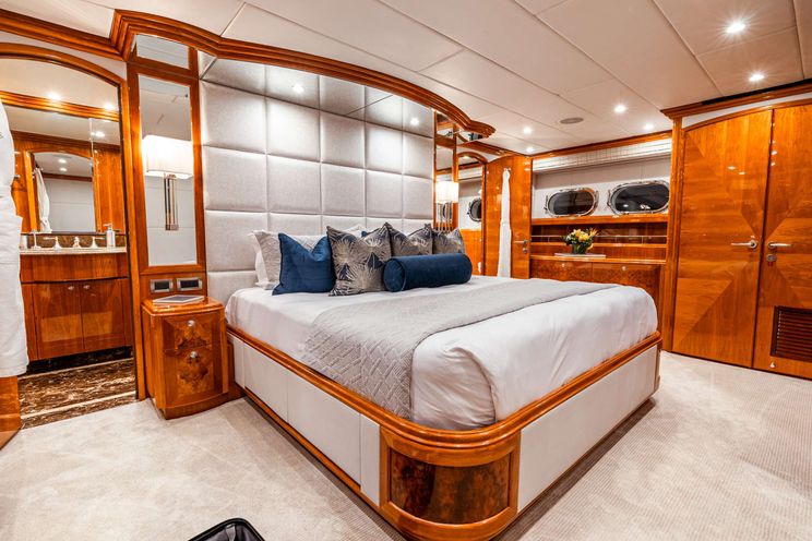 Charter Yacht BRANDI WINE - Hargrave 114 - 4 Cabins - Nassau - Exumas - Staniel Cay - Bahamas