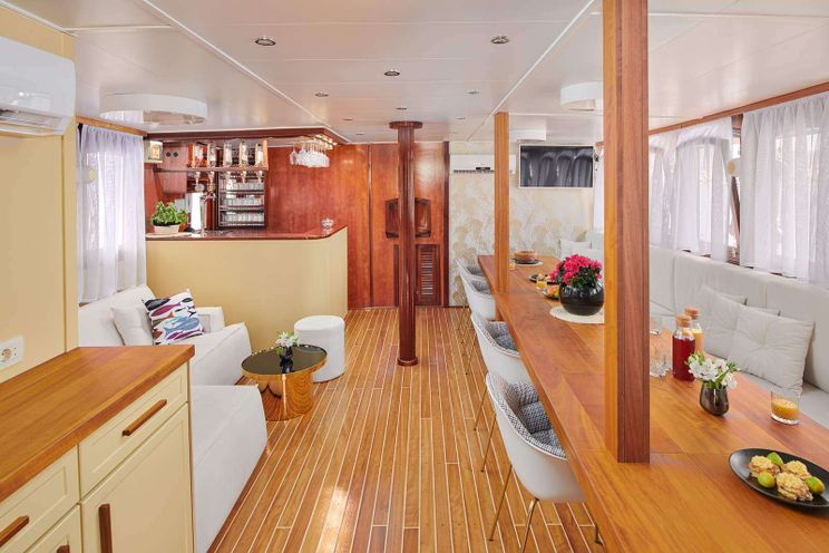 Charter Yacht CATALEYA - Custom Build 30 metres - Split - Dubrovnik - Hvar
