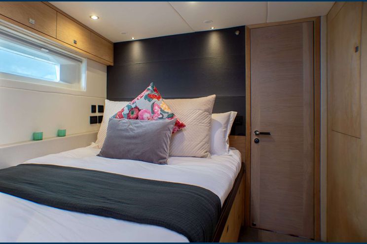 Charter Yacht CHAMPAGNE HIPPY - Oyster 825 - 4 Cabins - Palma de Mallorca - Menorca - Ibiza