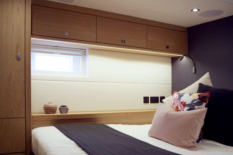 Charter Yacht CHAMPAGNE HIPPY - Oyster 825 - 4 Cabins - Palma de Mallorca - Menorca - Ibiza