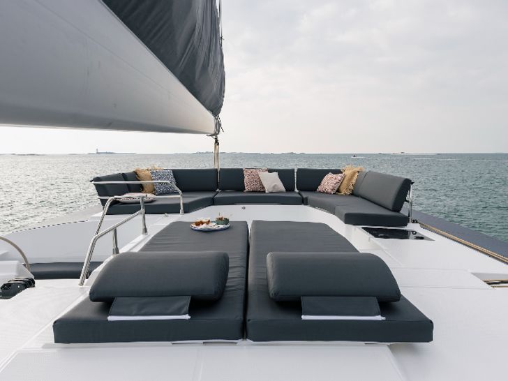 ELEONORE ET LES GARÇONS - Flybridge ELEONORE ET LES GARÇONS - Flybridge