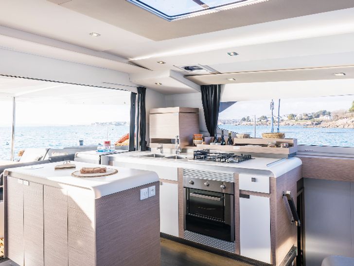 ELEONORE ET LES GARÇONS - Galley ELEONORE ET LES GARÇONS - Galley