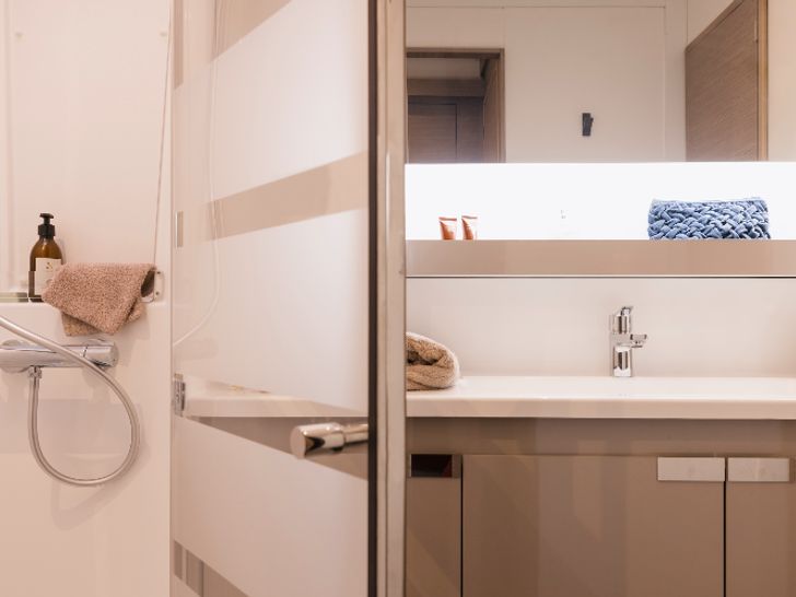 ELEONORE ET LES GARÇONS - Ensuite ELEONORE ET LES GARÇONS - Ensuite