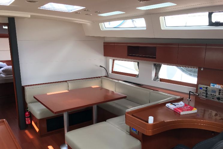 Charter Yacht MATISSE - Oceanis 55 - French Riviera - Golfe Juan - Cannes - Antibes - St Tropez