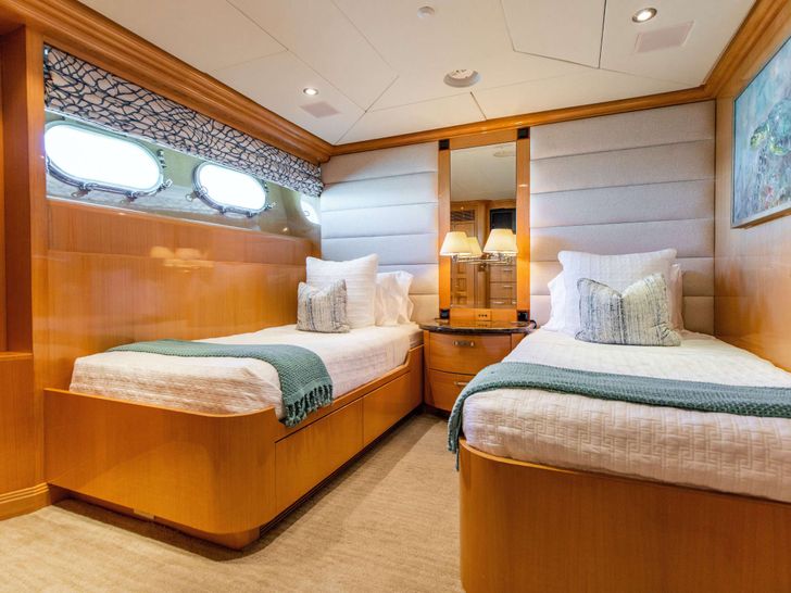 SEAQUEST Christensen 37m - twin cabin SEAQUEST Christensen 37m - twin cabin