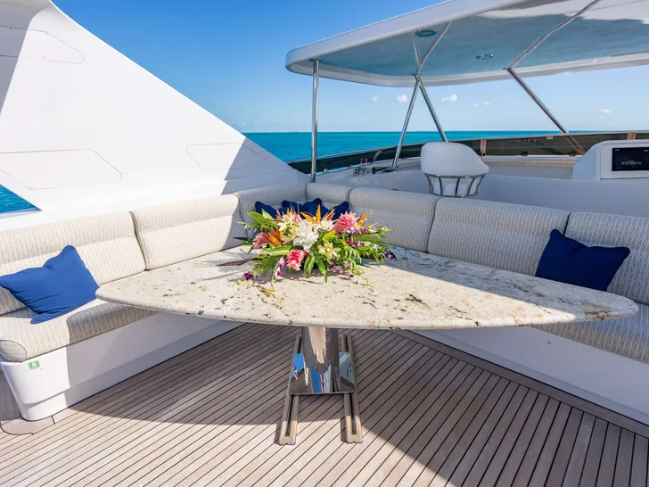 SEAQUEST Christensen 37m - sundeck seating SEAQUEST Christensen 37m - sundeck seating