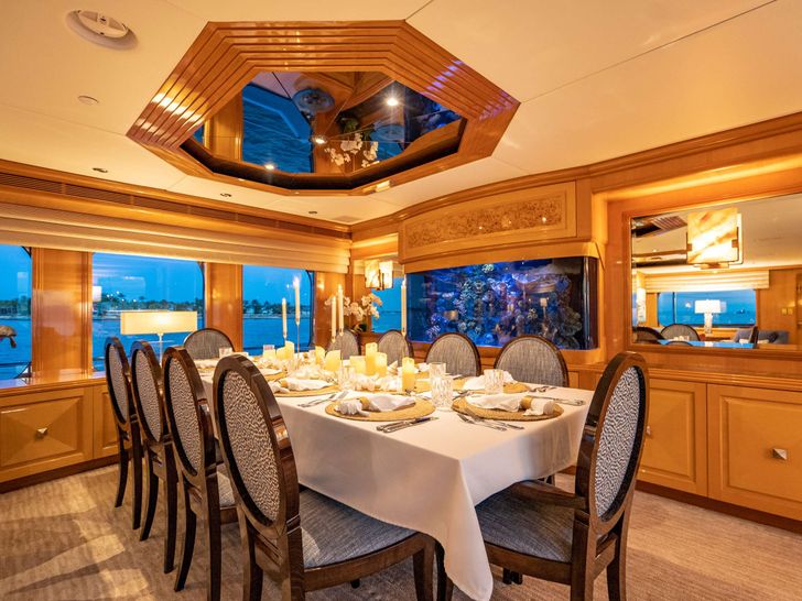 SEAQUEST Christensen 37m - main dining area SEAQUEST Christensen 37m - main dining area