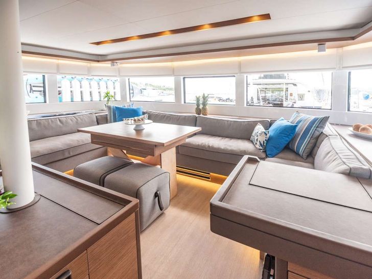 SCUBA DOO Lagoon 50 - main saloon seating SCUBA DOO Lagoon 50 - main saloon seating