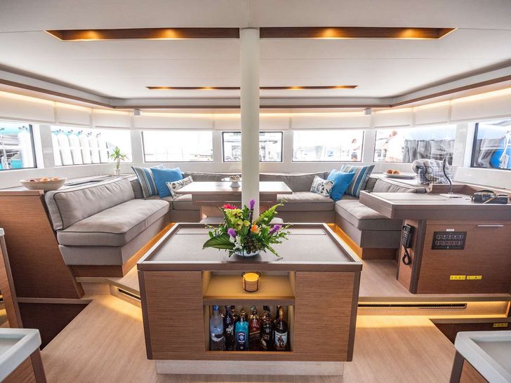 SCUBA DOO Lagoon 50 - main saloon SCUBA DOO Lagoon 50 - main saloon