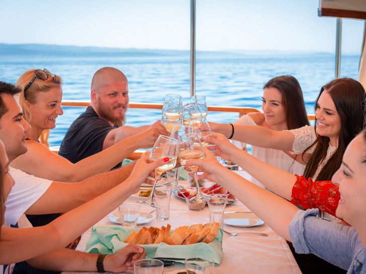 DONA Custom Sailing Yacht 25m - wine party DONA Custom Sailing Yacht 25m - wine party