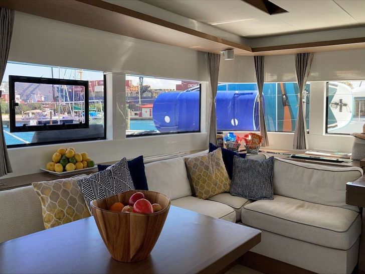 ESPERANZA II- Saloon ESPERANZA II- Saloon