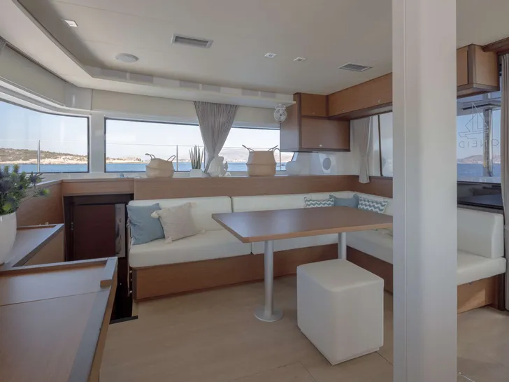 Interior ONEIDA Interior ONEIDA