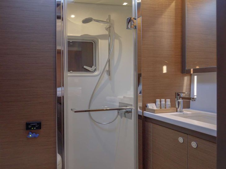 Interior ONEIDA Interior ONEIDA