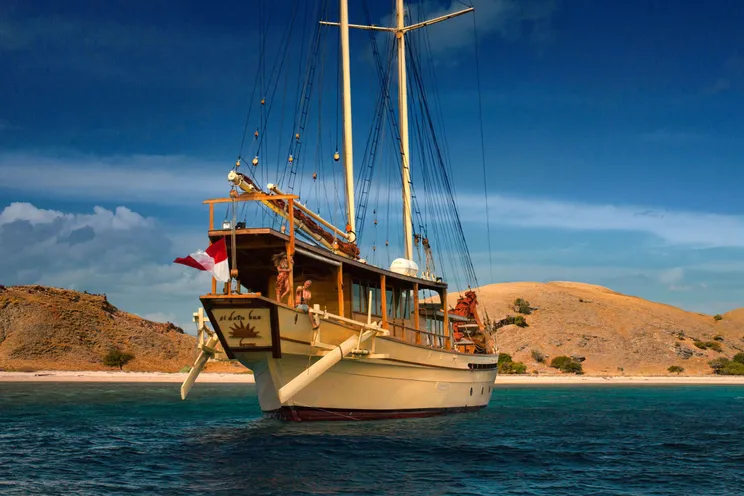 Charter Yacht SI DATU BUA - Phinisi 40m - 3 Cabins - Labuan Bajo - Komodo - Ambon - Raja Ampat - Indonesia