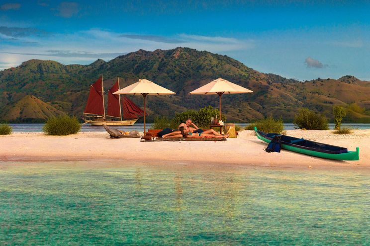 Charter Yacht SI DATU BUA - Phinisi 40m - 3 Cabins - Labuan Bajo - Komodo - Ambon - Raja Ampat - Indonesia