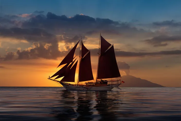 Charter Yacht SI DATU BUA - Phinisi 40m - 3 Cabins - Labuan Bajo - Komodo - Ambon - Raja Ampat - Indonesia