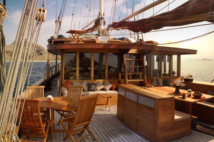 Charter Yacht SI DATU BUA - Phinisi 40m - 3 Cabins - Labuan Bajo - Komodo - Ambon - Raja Ampat - Indonesia