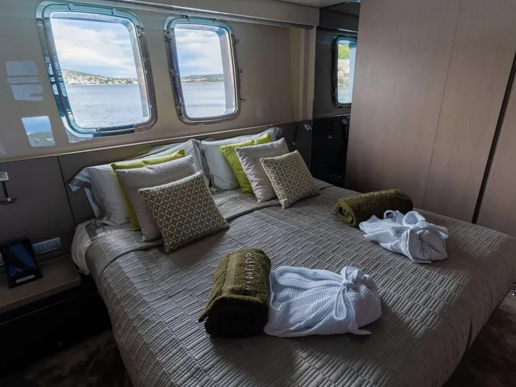 NOOR II Sanlorenzo 102 - master cabin NOOR II Sanlorenzo 102 - master cabin