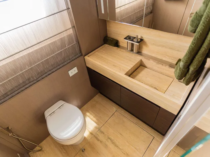 NOOR II Sanlorenzo 102 - master cabin bathroom NOOR II Sanlorenzo 102 - master cabin bathroom