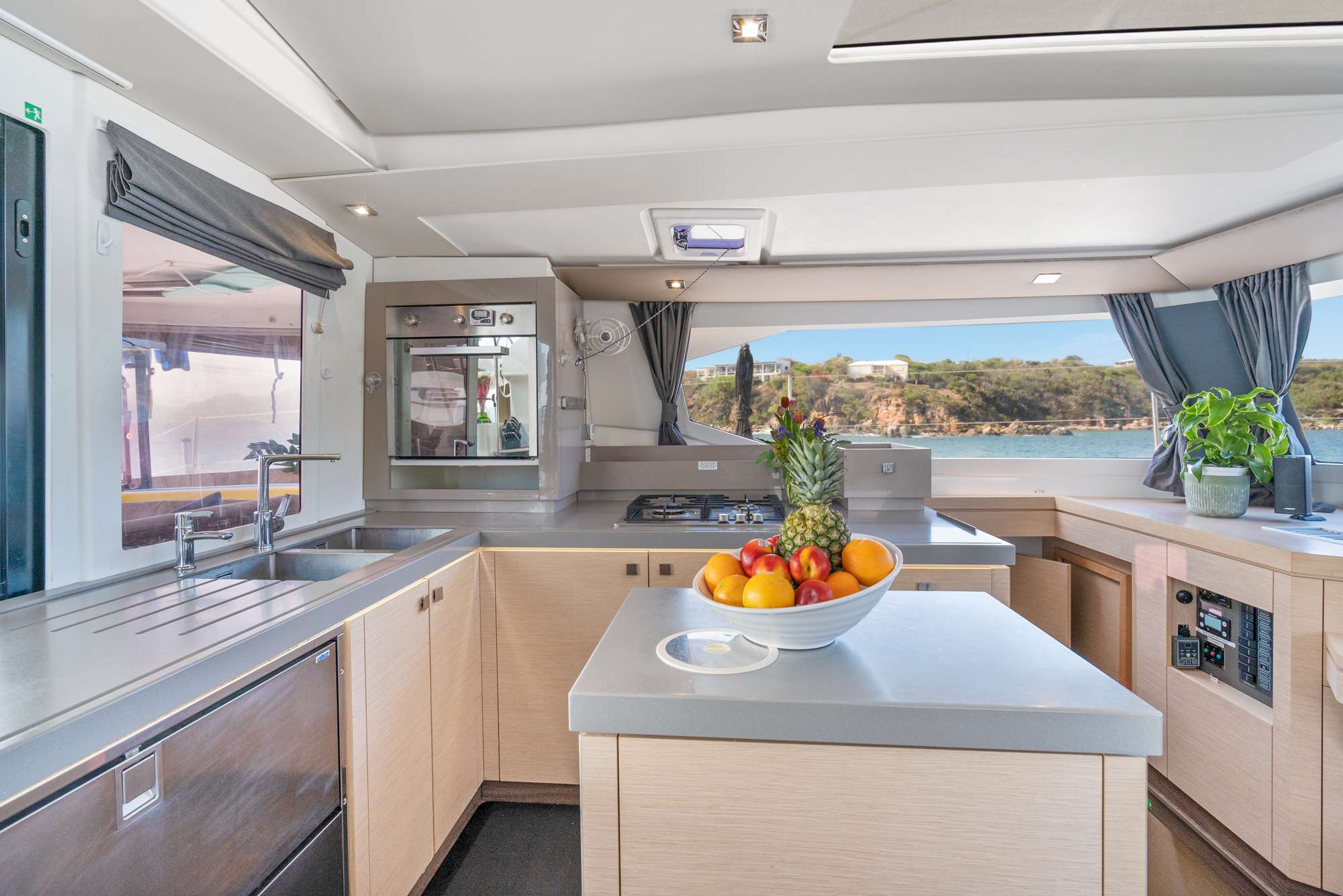 Charter Yacht LUNA BLISS - Fountaine Pajot - 4 Cabins - St Thomas - US Virgin islands - Tortola - BVI