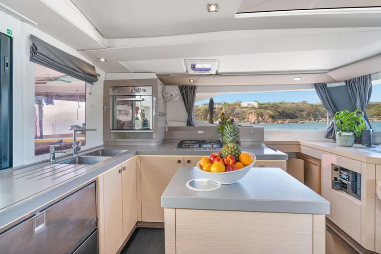 Charter Yacht LUNA BLISS - Fountaine Pajot - 4 Cabins - St Thomas - US Virgin islands - Tortola - BVI
