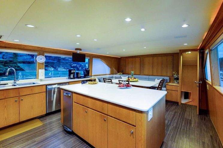 Charter Yacht XOXO - BROWARD 111 - 4 Cabins - Bahamas - Nassau - New England - Florida - Fort Lauderdale