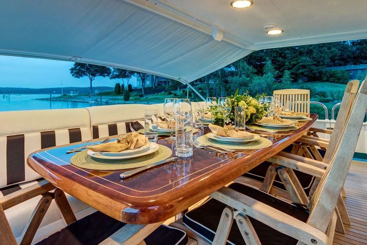 Charter Yacht XOXO - BROWARD 111 - 4 Cabins - Bahamas - Nassau - New England - Florida - Fort Lauderdale