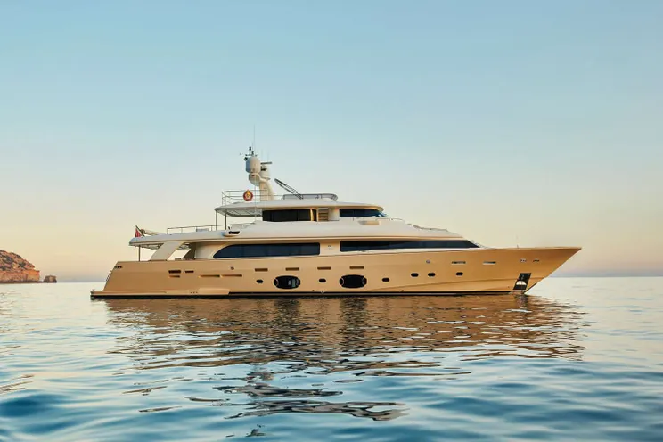 Charter Yacht BEST OFF - Ferretti 33m - 5 Cabins - Monaco - Naples - Sicily