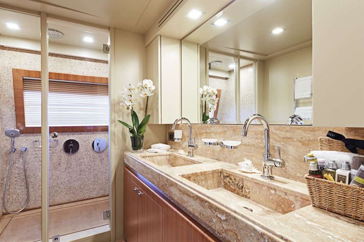 Charter Yacht BEST OFF - Ferretti 33m - 5 Cabins - Monaco - Naples - Sicily