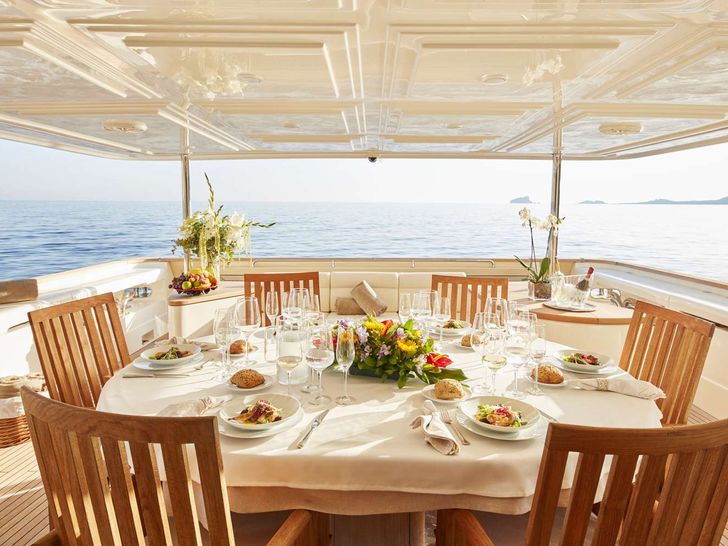 BEST OFF - Aft Deck Dining BEST OFF - Aft Deck Dining