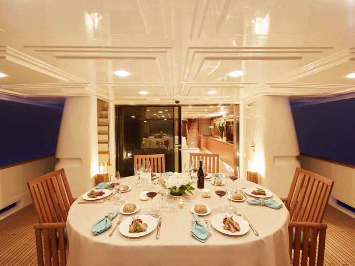 BEST OFF - Upper Deck Dining BEST OFF - Upper Deck Dining