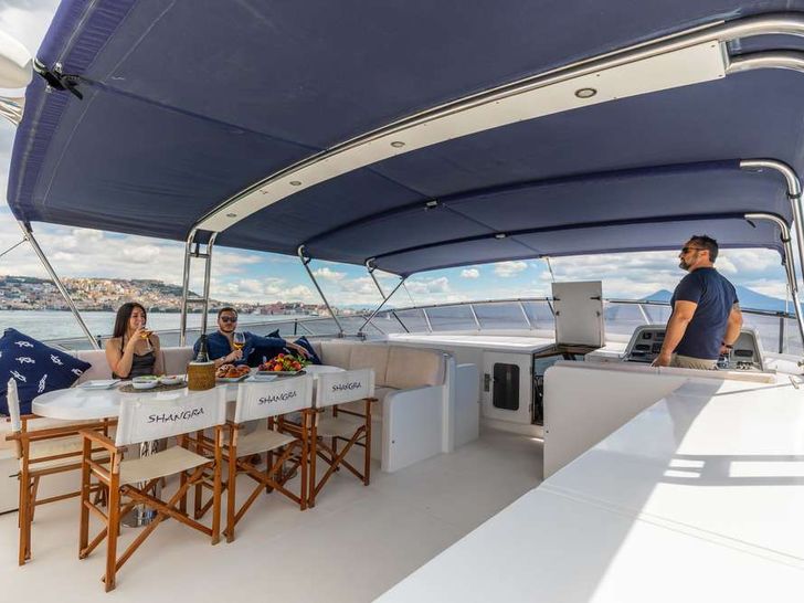 SHANGRA - Custom Line Navetta 87 ft,sundeck table SHANGRA - Custom Line Navetta 87 ft,sundeck table