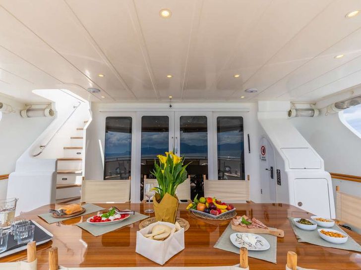 SHANGRA - Custom Line Navetta 87 ft,aft deck dining SHANGRA - Custom Line Navetta 87 ft,aft deck dining