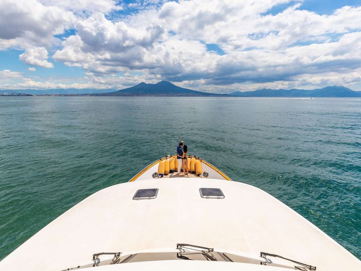 SHANGRA - Custom Line Navetta 87 ft,foredeck view SHANGRA - Custom Line Navetta 87 ft,foredeck view