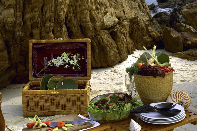 Charter Yacht SILOLONA - Phinisi 50m - 5 Cabins - Labuan Bajo - Komodo - Raja Ampat - Indonesia