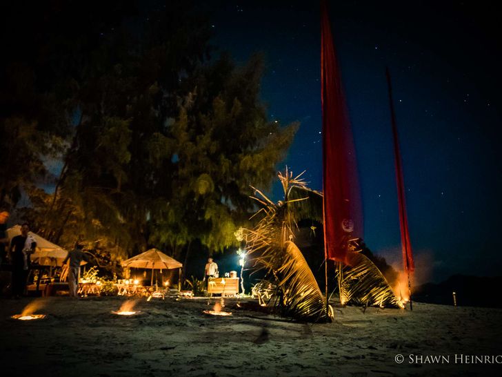 SILOLONA Phinisi 50m - beach bonfire SILOLONA Phinisi 50m - beach bonfire
