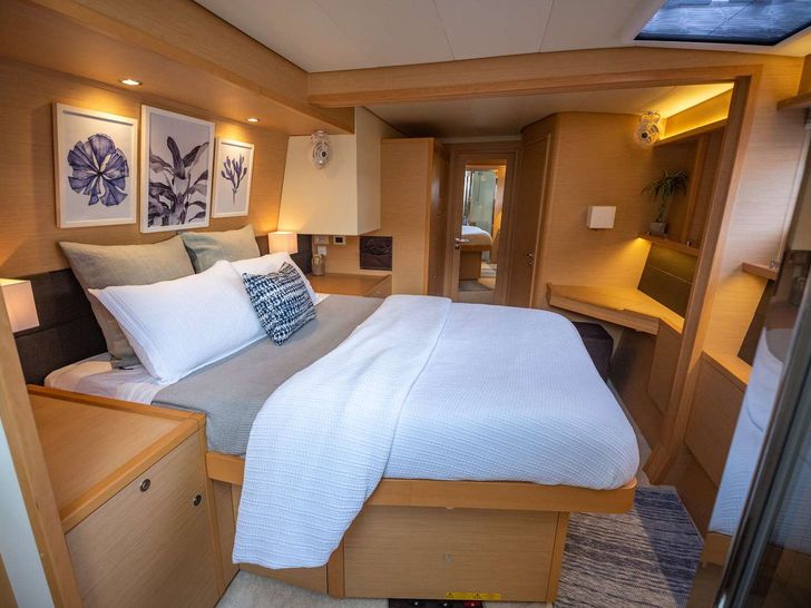 RESPITE AT SEA Lagoon 56 - VIP cabin 2 RESPITE AT SEA Lagoon 56 - VIP cabin 2