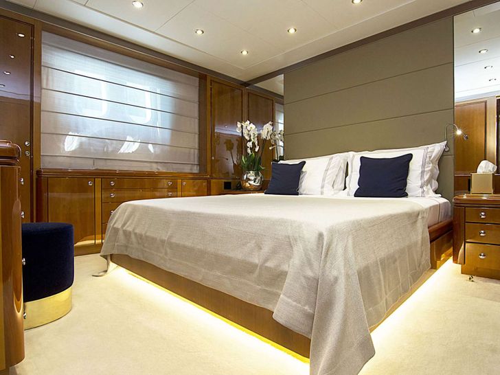 INVADER Codecasa 164 VIP II Suite INVADER Codecasa 164 VIP II Suite