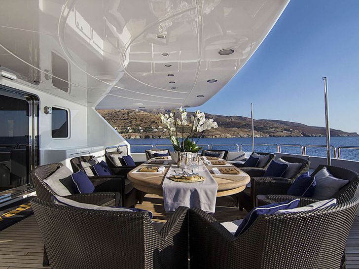 INVADER Codecasa 164 Upper deck aft dining INVADER Codecasa 164 Upper deck aft dining