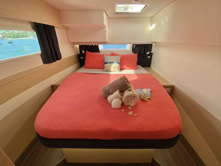 LADY CATRON - Cabin 3 LADY CATRON - Cabin 3