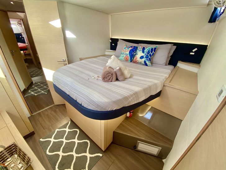 LADY CATRON - Cabin 4 LADY CATRON - Cabin 4