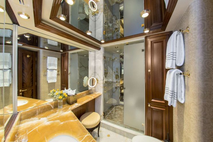 Charter Yacht WILD KINGDOM - Wesport 112 - 4 Cabins - Bahamas - Nassau - Paradise Island - Georgetown - Newport - Rhode Island