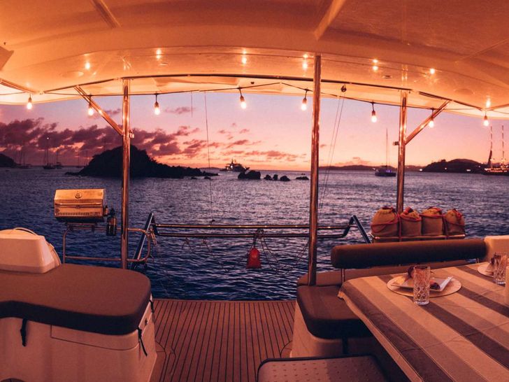 VICARIOUS - Aft Deck VICARIOUS - Aft Deck