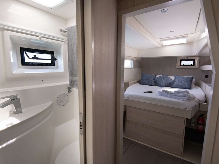 VICARIOUS - Cabin VICARIOUS - Cabin
