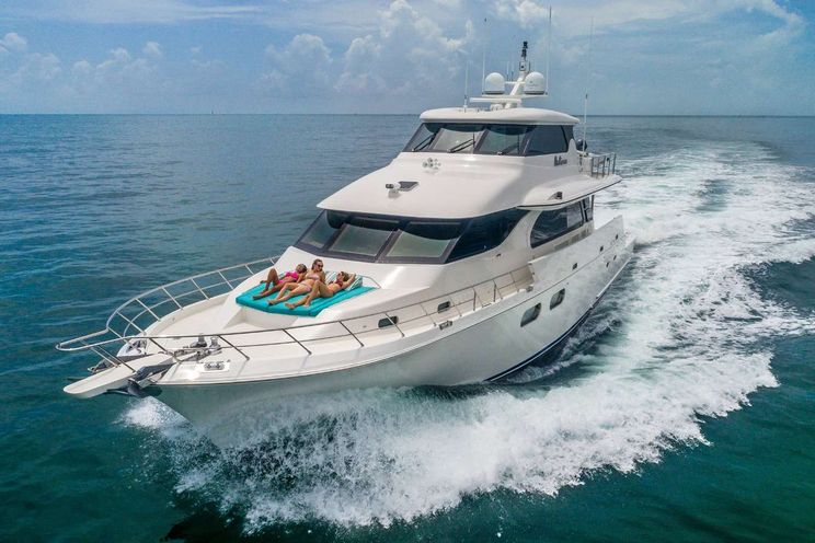 Charter Yacht ANDIAMO - Symbol 92 - 3 Cabins - Nassau - Exumas - Bahamas