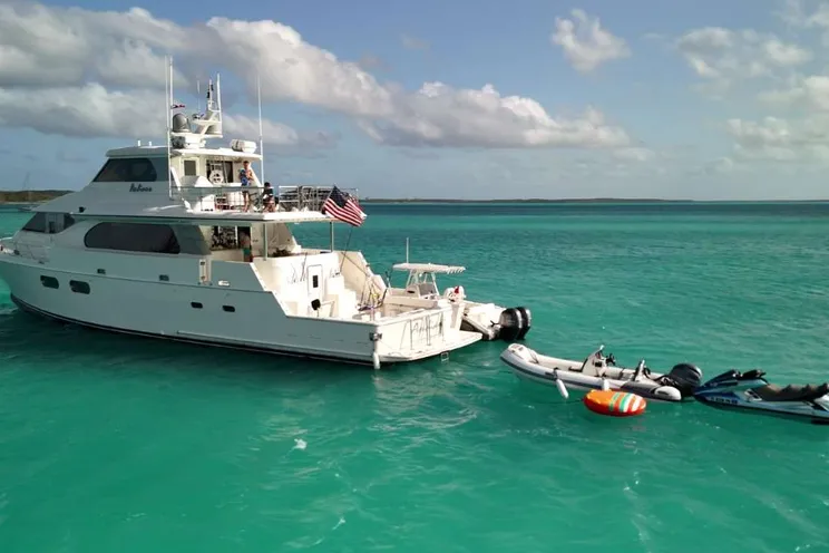 Charter Yacht ANDIAMO - Symbol 92 - 3 Cabins - Nassau - Exumas - Bahamas